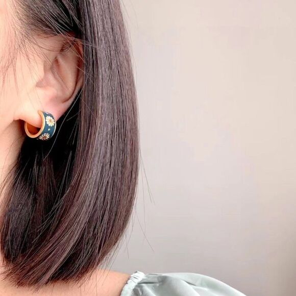 Daisy Delight Enamel Small Hoop Earrings - Picture 9 of 11